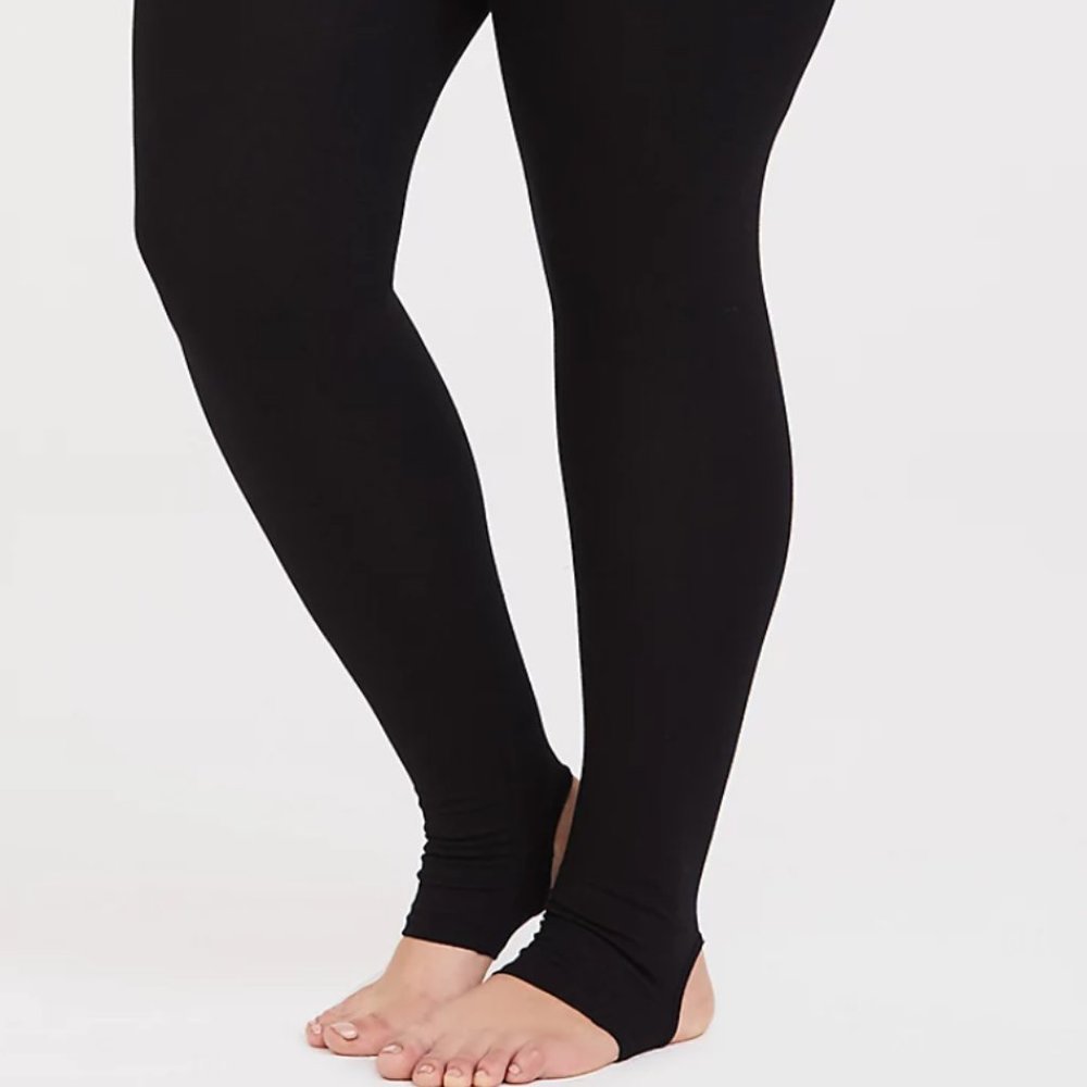 Torrid Size 3 (22-24) Black Stirrup Legging